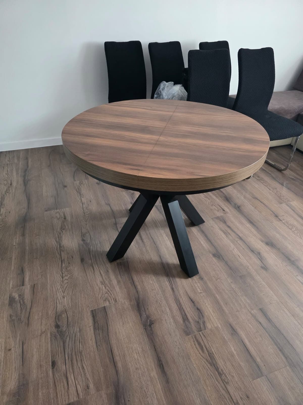 OKRĄGŁY STÓŁ LOFTOWY Z PODSTAWĄ TYPU X – DESIGN, KTÓRY PRZYCIĄGA WZROK! – zdjęcie 3, stol loftowy Stolmax